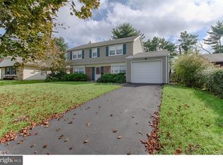 22 Hampton Ln, Willingboro, NJ 08046