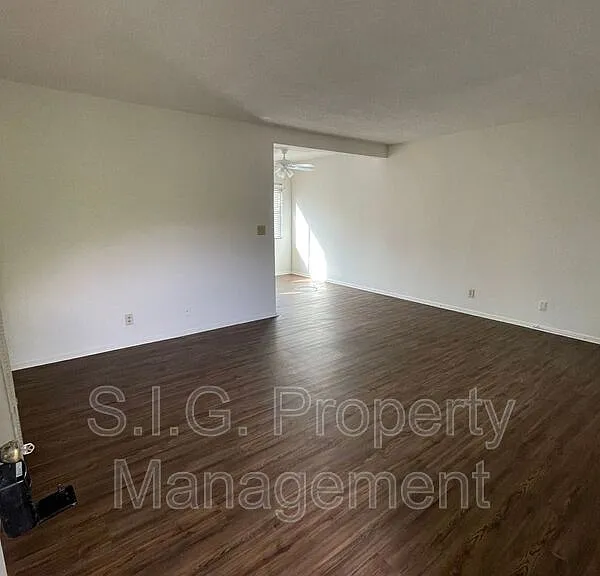 501 S 7th St #F — Photo 12