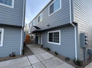 200 Cheryl Ln UNIT D, Phoenix, OR 97535