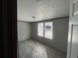 512 Turtle Bay Dr, Syracuse, IN 46567