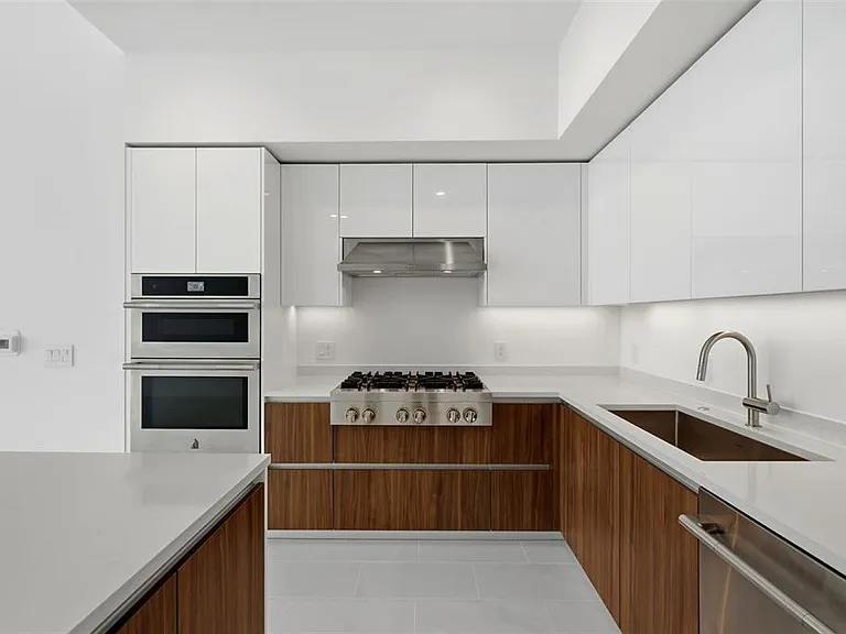 400 Central Ave #1903 — Photo 4