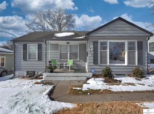 2742 S 41st St, Omaha, NE 68105
