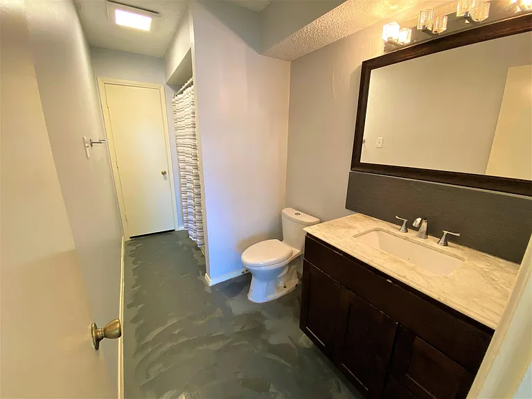 221 Hood St — Photo 22