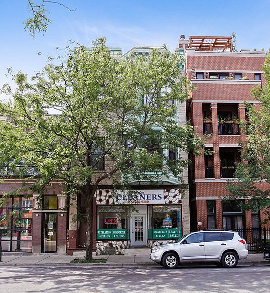 1st image of 1937 W Armitage Ave APT 3F