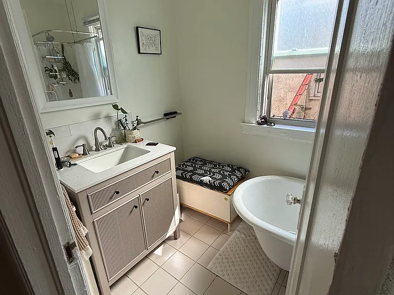 8020 John R St — Photo 7