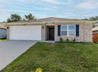 3707 S 1st Pl, Rogers, AR 72758
