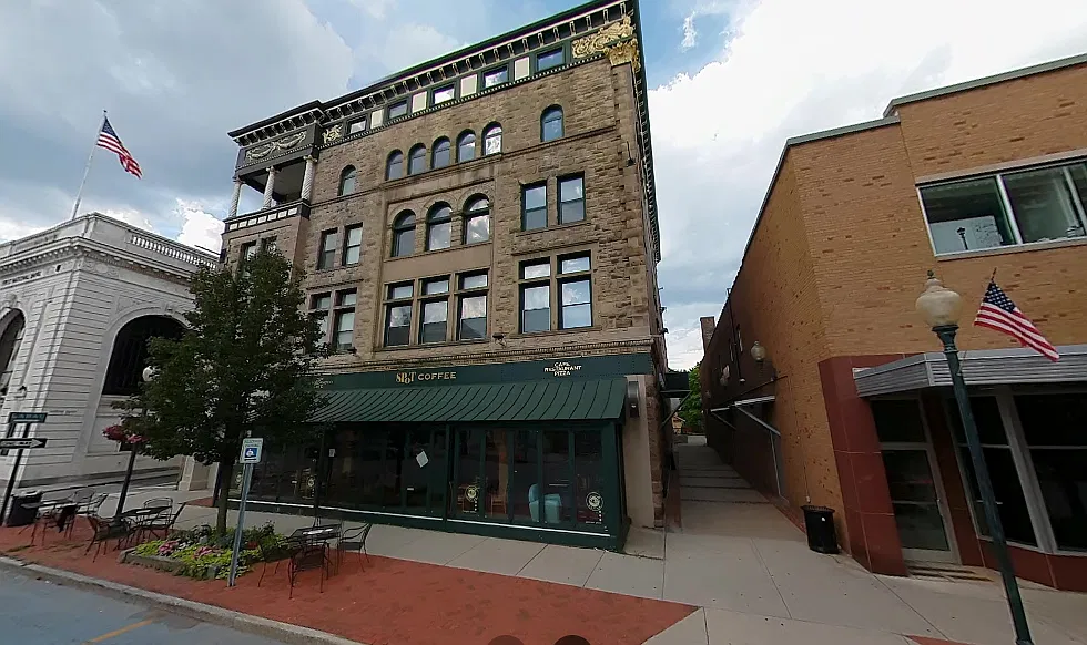 221 Glen St. — Photo 2