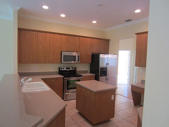 5th image of 3611 Golden Gate Blvd E