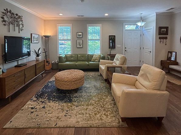 125C Capital Ave #303