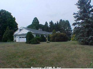 7 Sunset Hill Rd, Branford, CT 06405