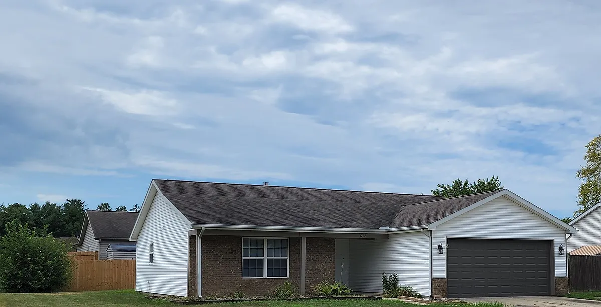 Building Photo - 617 Harrison Cir