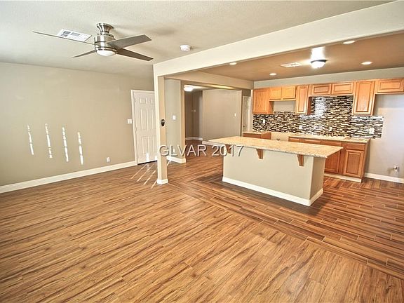 5th image of 216 Elliott Ave