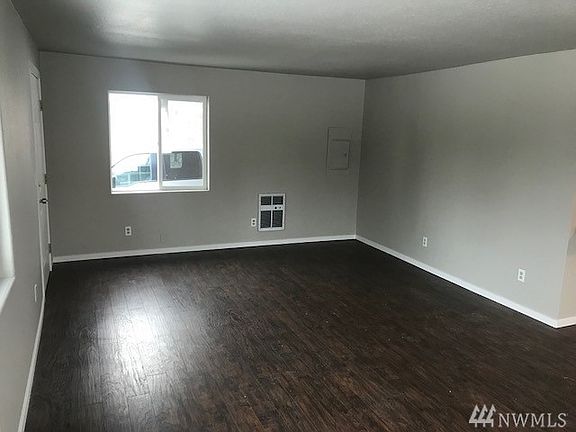 5th image of 501 Crawford Ave