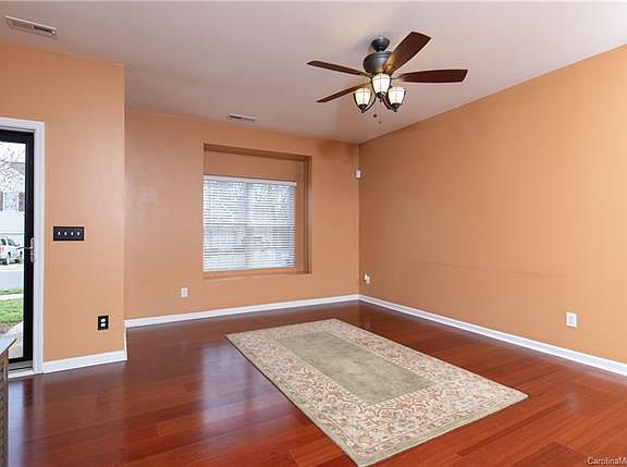 3rd image of 2034 Oakstone Dr