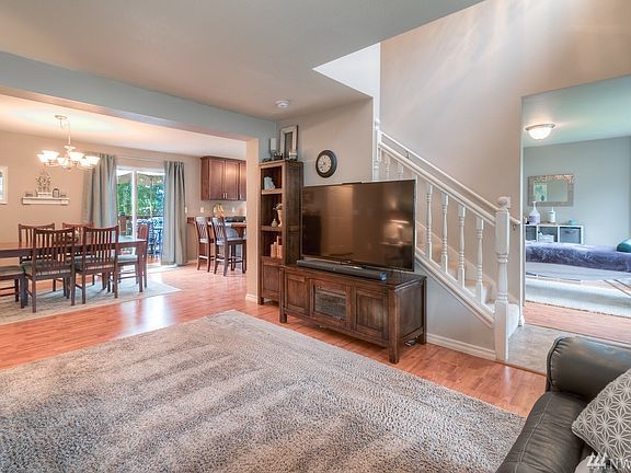 4th image of 713 Kelsey Ln E