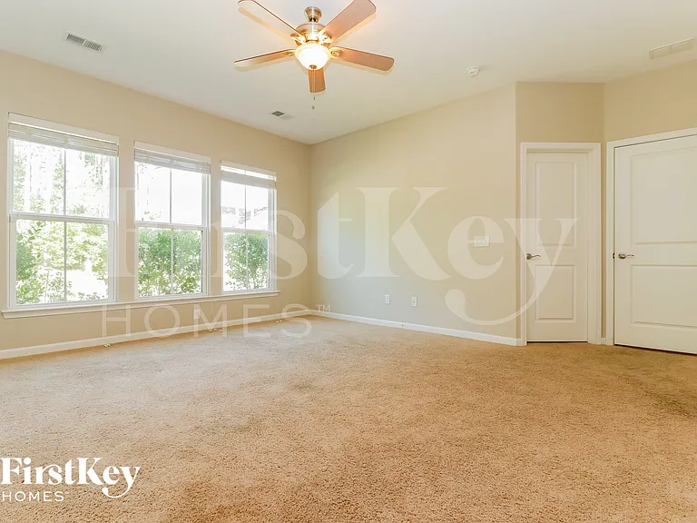 220 Foxbank Plantation Blvd — Photo 8
