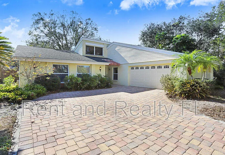 4504 Stonehenge Rd — Photo 1