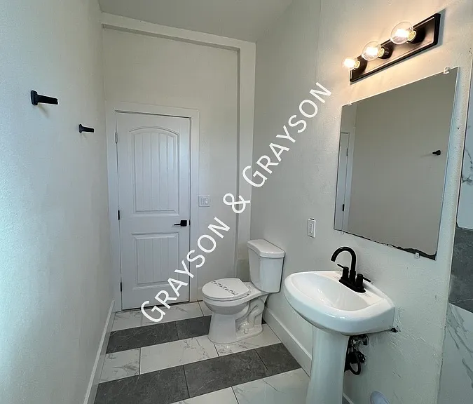 315 E Carol Ave #2 — Photo 8