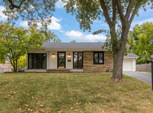 5924 Carpenter St, Downers Grove, IL 60516