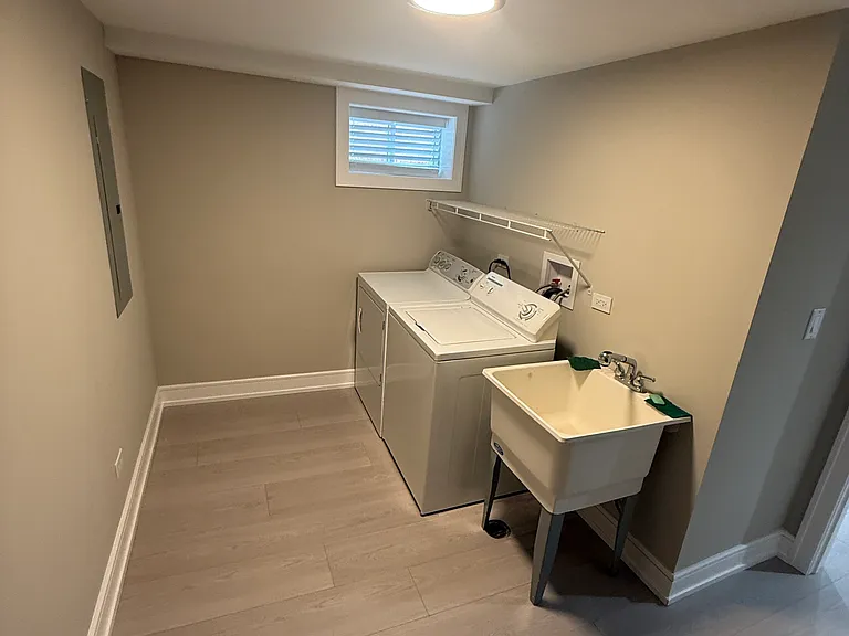 4521 N Plainfield Ave — Photo 20