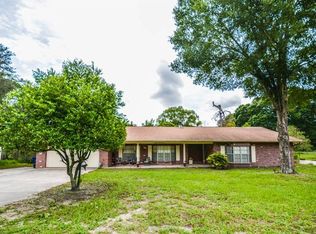 8703 N Temple Ave, Tampa, FL 33617
