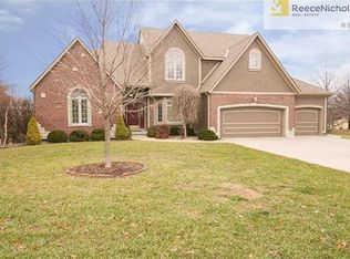 6945 Deer Ridge Dr, Shawnee, KS 66226