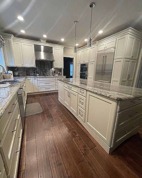 2nd image of 20777 Eskridge Ct