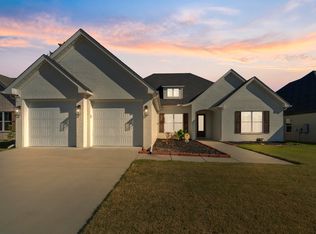 7424 Northwood Dr, Benton, AR 72019