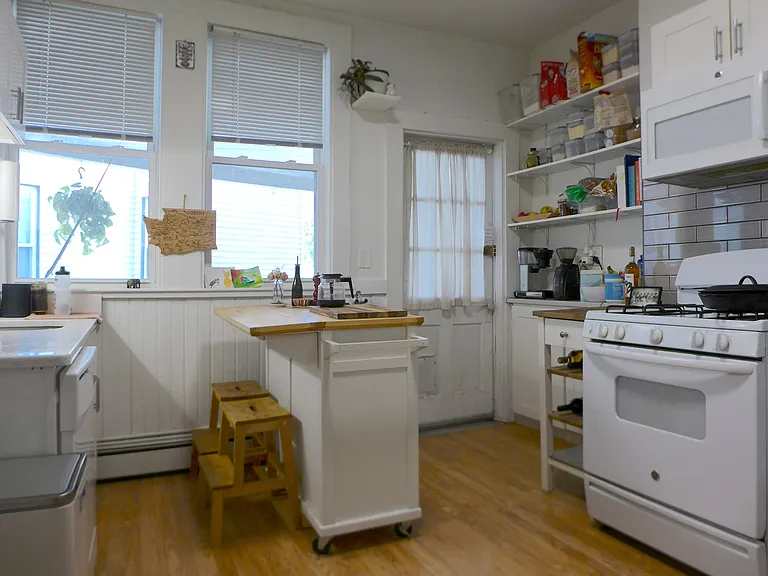 66 Bristol St — Photo 3