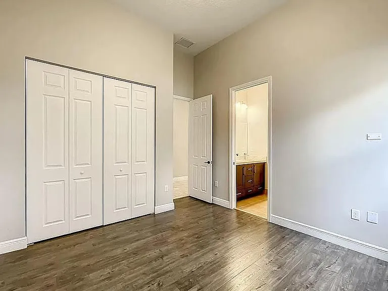 8459 NW 40th St — Photo 14