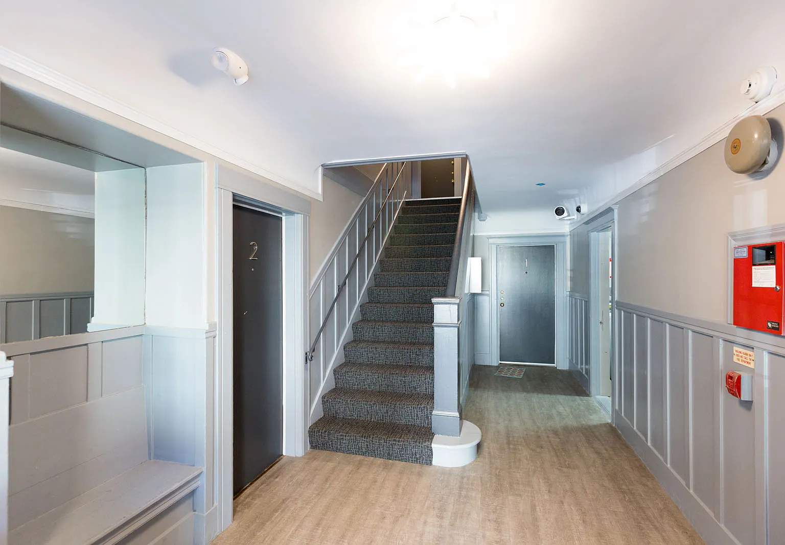 609 Ashbury Apartments — Photo 3