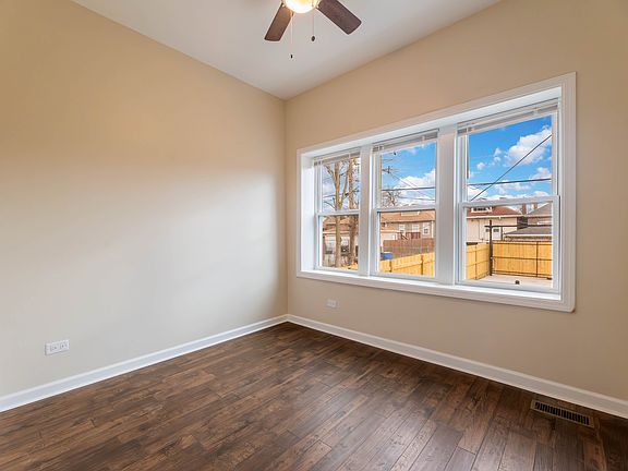 4th image of 8327 S Crandon Ave #1
