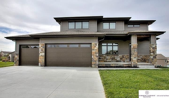 1st image of 1714 N 197th St