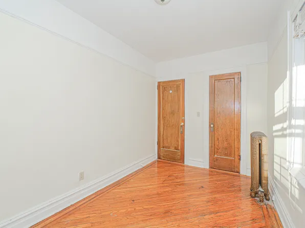 1042 70th Street image 18 of 34