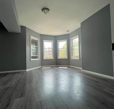 4th image of 165 N 18th St Floor 2