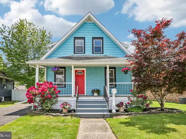 56 W Broad St, Gibbstown, NJ 08027