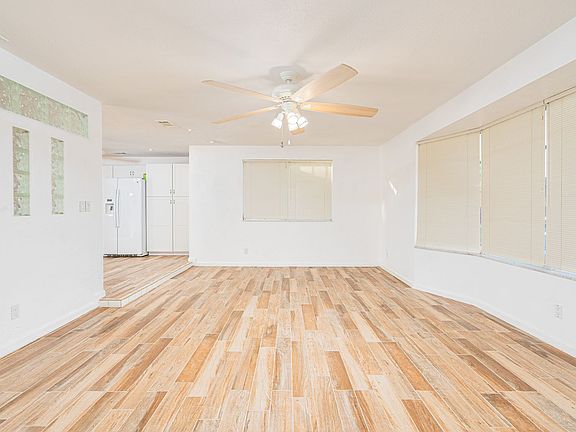 3rd image of 3 Evergreen Cir