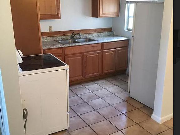 4th image of 1812 N 16th Ct