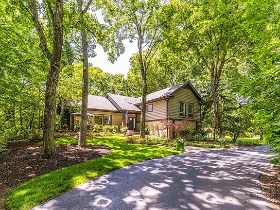 3rd image of 1310 Woodland Ct W