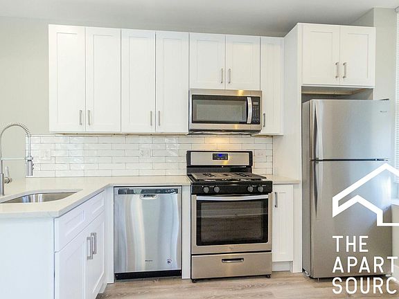 2nd image of 1414 W Blackhawk St #1