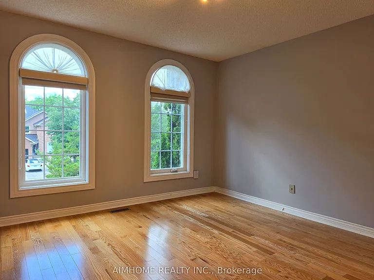 49 Holbrook Ct — Photo 20