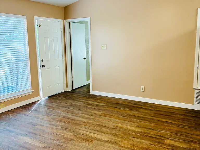 9102 Japonica Ct #A — Photo 11