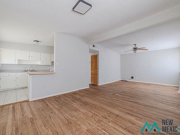 5th image of 306 W Clayton Ave