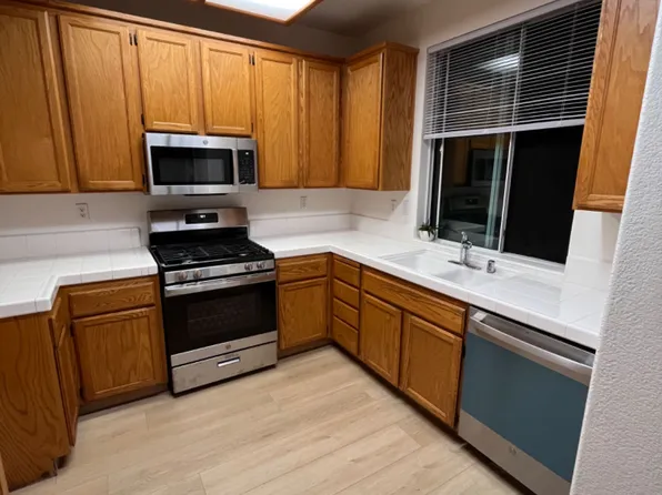 2931 Atterbury Way, Elk Grove, CA 95758