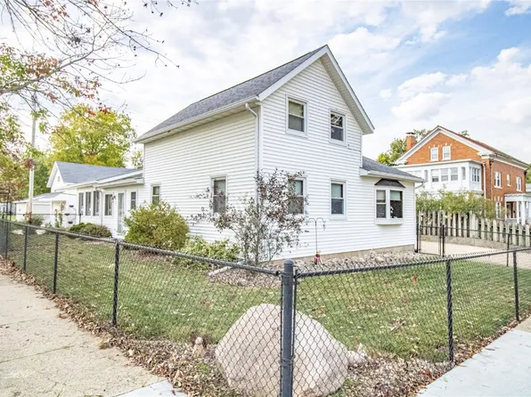 124 S Ford St, Anamosa, IA 52205