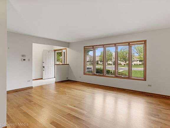 5th image of 17758 New Hampshire Ct