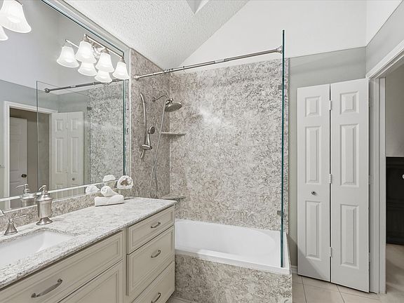 4th image of 18095 Whispering Gables Ln