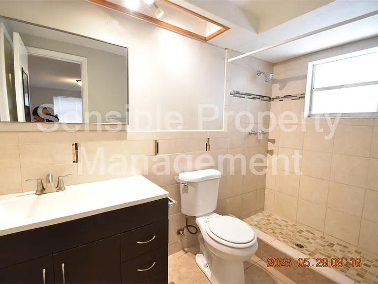 10816 Piccadilly Rd — Photo 20