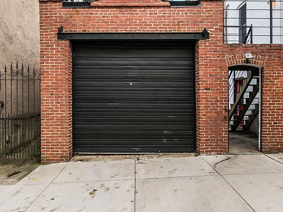 2nd image of 2201 E Fairmount Ave #A