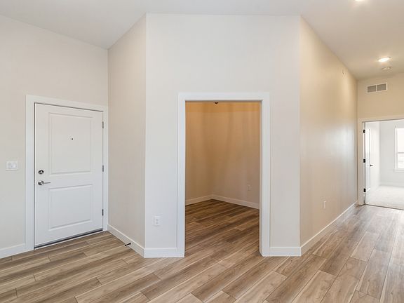 5th image of 1953 1st Ave NE #506